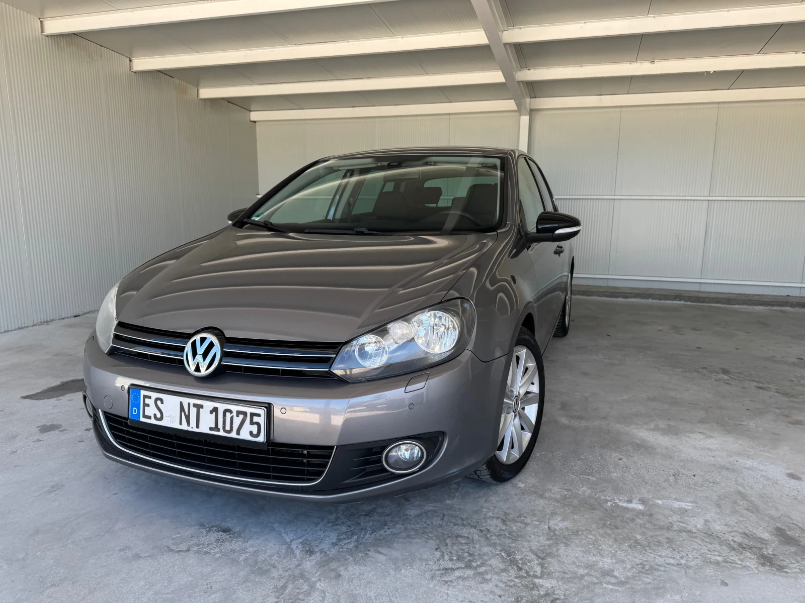 VW Golf 2.0-HIGHLINE+ NAVI, снимка 2 - Автомобили и джипове - 54962645