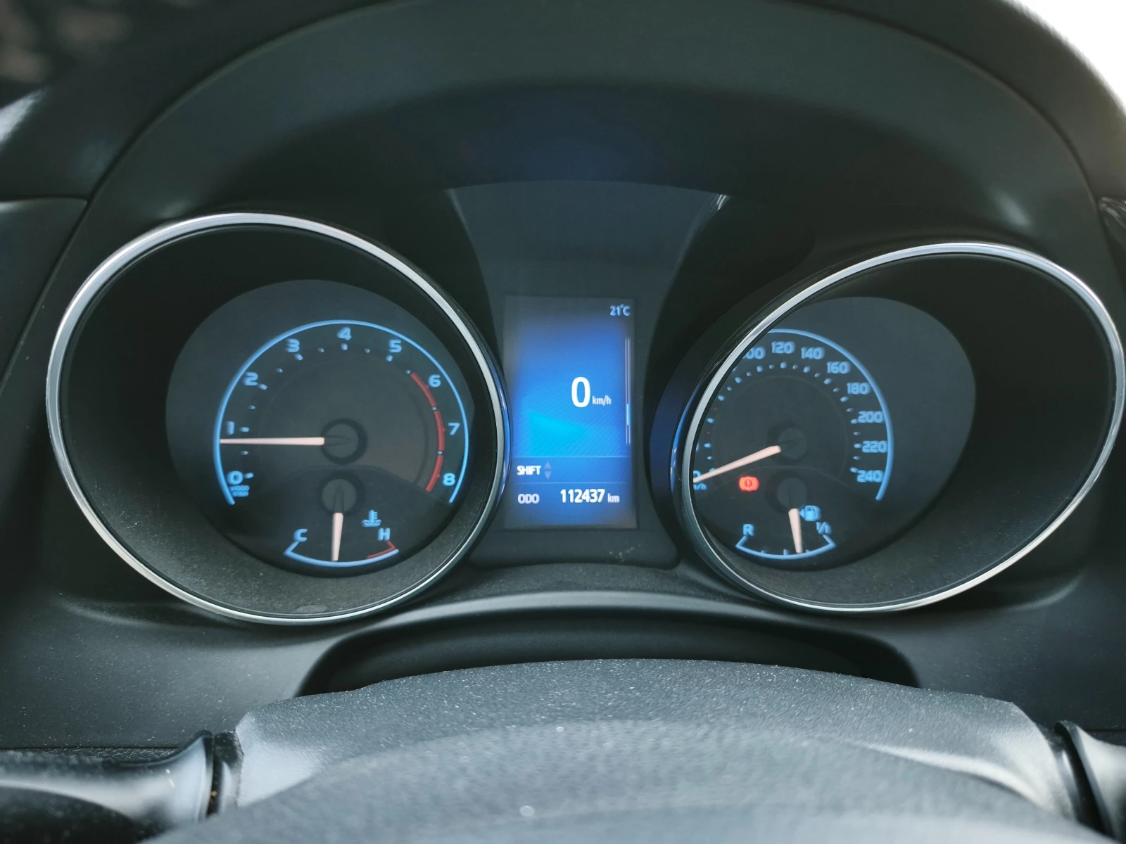 Toyota Auris хечбек, снимка 5 - Автомобили и джипове - 55321183