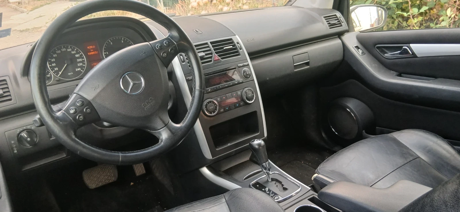 Mercedes-Benz A 180 АВТОМАТИК КОЖА, снимка 16 - Автомобили и джипове - 55895967