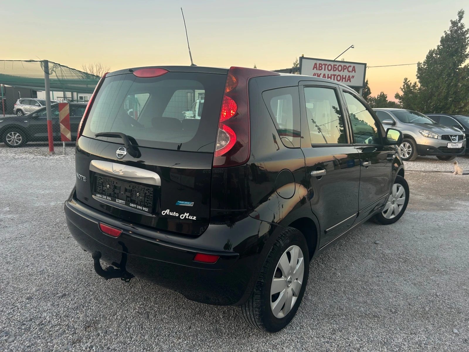 Nissan Note 1.4i ТОП, снимка 7 - Автомобили и джипове - 55963185
