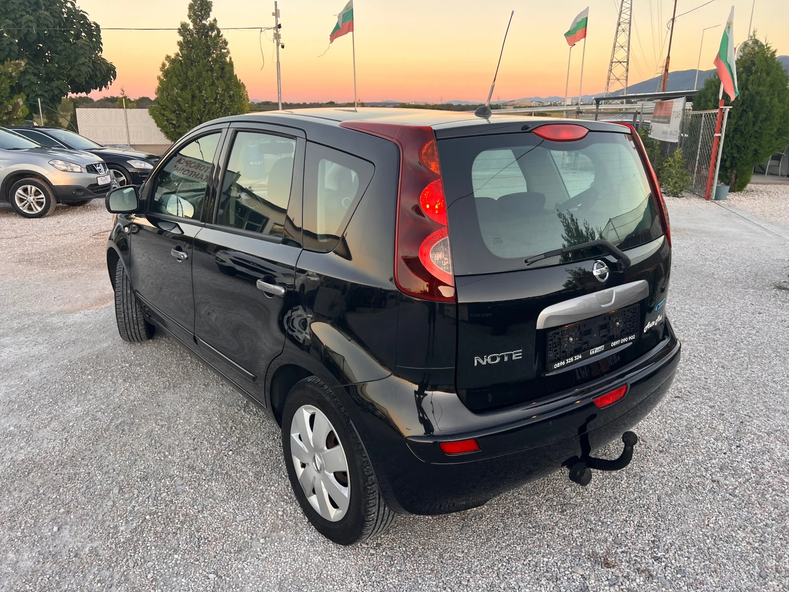 Nissan Note 1.4i ТОП, снимка 6 - Автомобили и джипове - 55963185