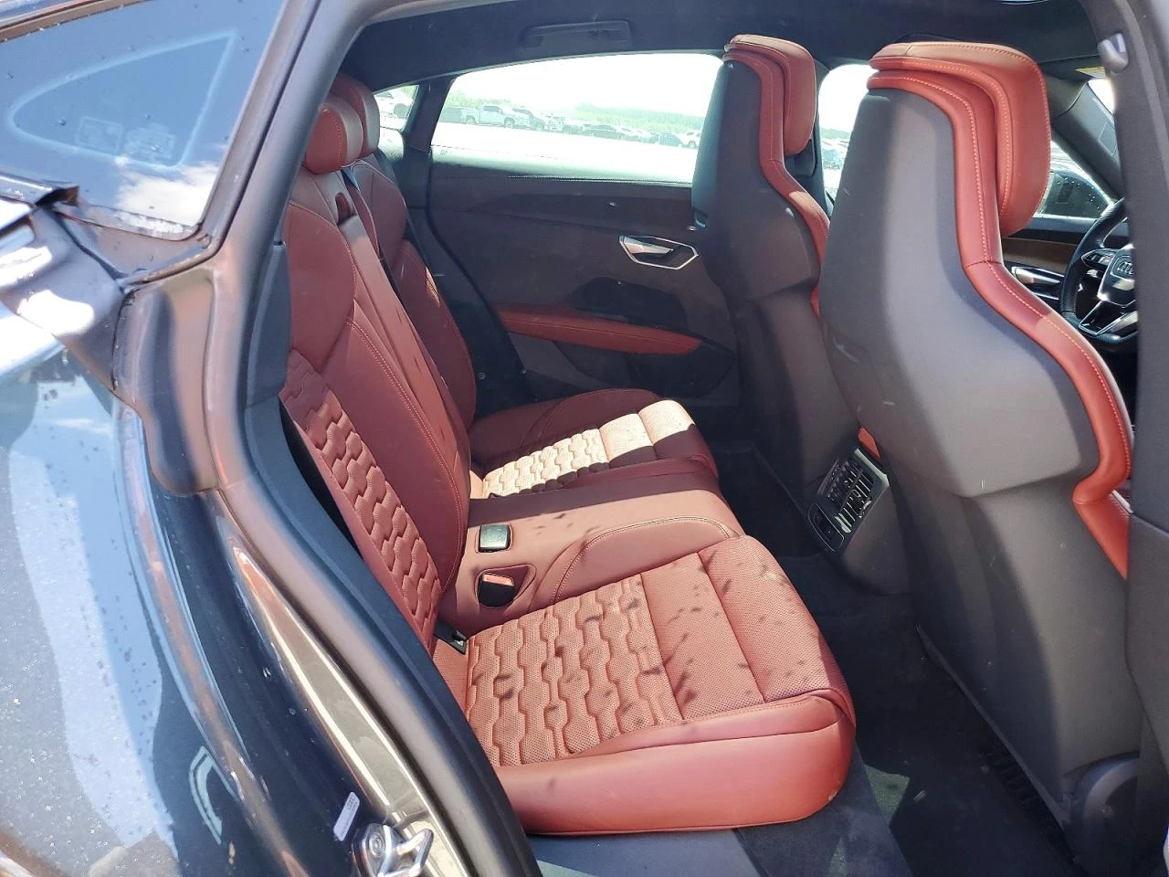 Audi E-Tron GT Premium Plus, снимка 10 - Автомобили и джипове - 56618833