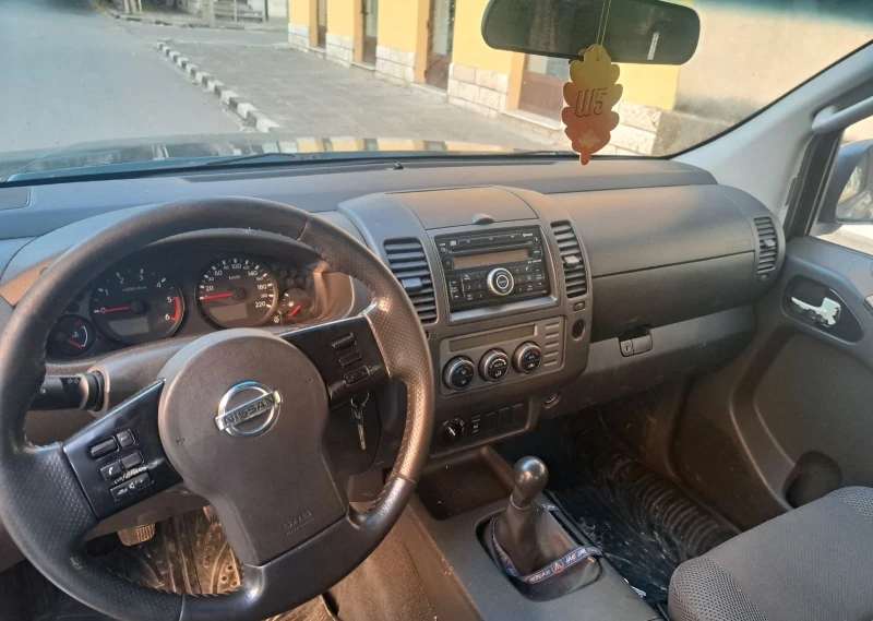 Nissan Navara 2.5TDI 170 kc KLIMATIK, снимка 8 - Автомобили и джипове - 47399311