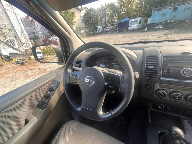 Nissan Navara 2.5TDI 170 kc  4X4 KLIMATIK, снимка 14 - Автомобили и джипове - 47399311