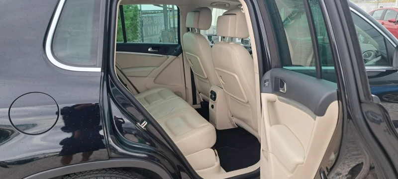 VW Tiguan 2.0TDI 4X4 NAVI, снимка 15 - Автомобили и джипове - 51761699