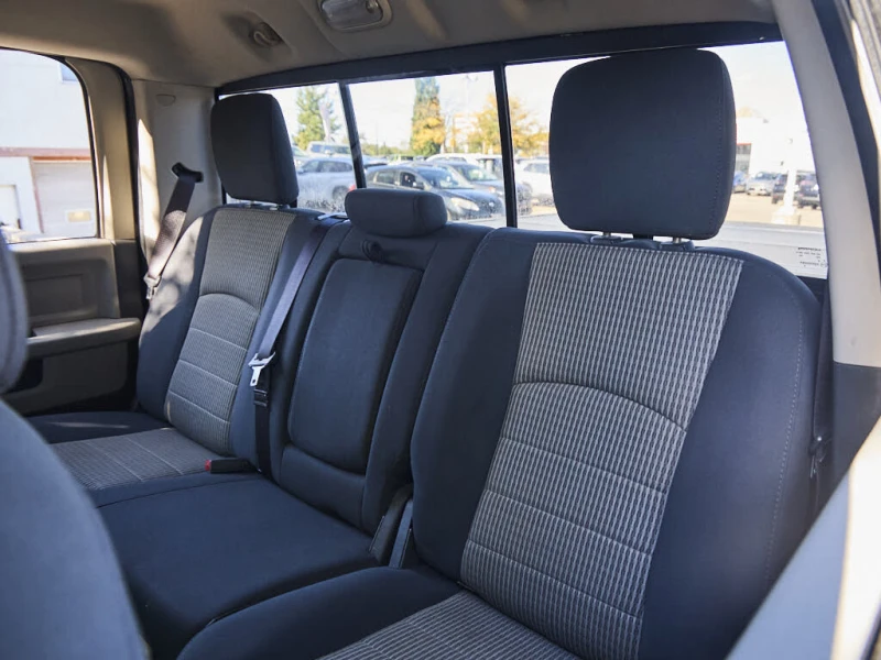 Dodge RAM 1500 * АВТО КРЕДИТ* ЦЕНА ДО БГ * СЕРВИЗНА ИСТОРИЯ * , снимка 17 - Автомобили и джипове - 52577961