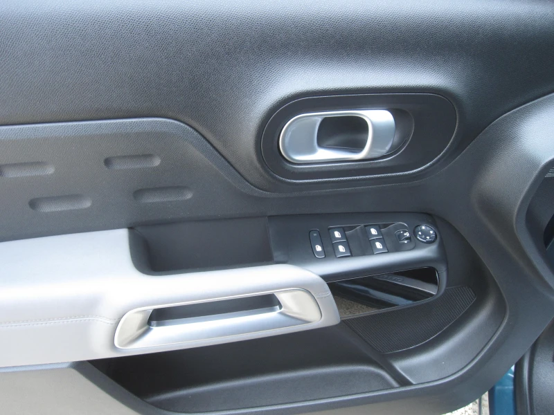 Citroen C5 Aircross Автомат, 1, 5-HDI, Navi, Кожа, Камера, снимка 10 - Автомобили и джипове - 52815772
