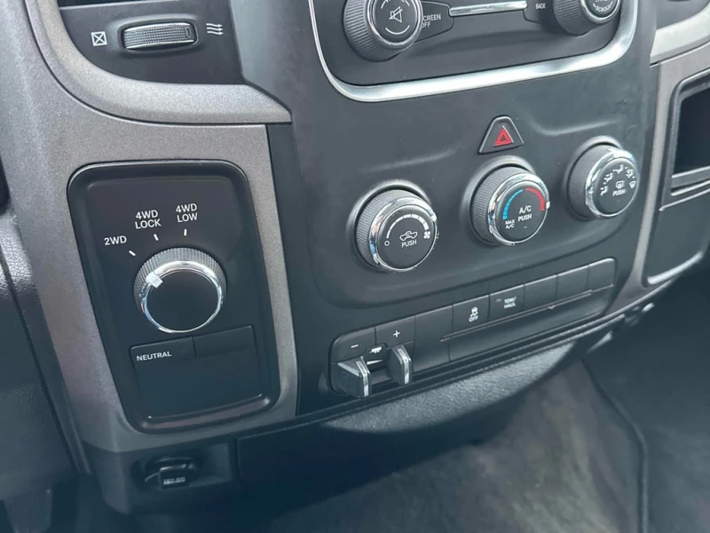 Dodge RAM 1500 * Express * CARFAX * БЕЗ ПЪРВОНАЧАЛНА ВНОСКА, снимка 12 - Автомобили и джипове - 52969821