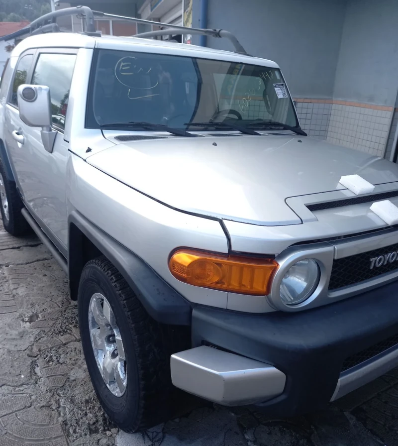 Toyota Fj cruiser НА ЧАСТИ, РЪЧКА, АВТОМАТ!, снимка 3 - Автомобили и джипове - 53117222