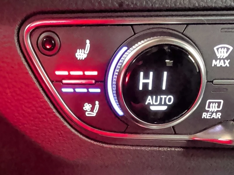 Audi Q5 * Technik / DISTRONIC / ОБДУХВАНЕ / CARFAX, снимка 13 - Автомобили и джипове - 53235934