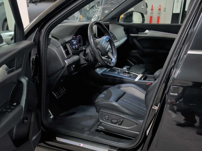 Audi Q5 * Technik / DISTRONIC / ОБДУХВАНЕ / CARFAX, снимка 7 - Автомобили и джипове - 53235934