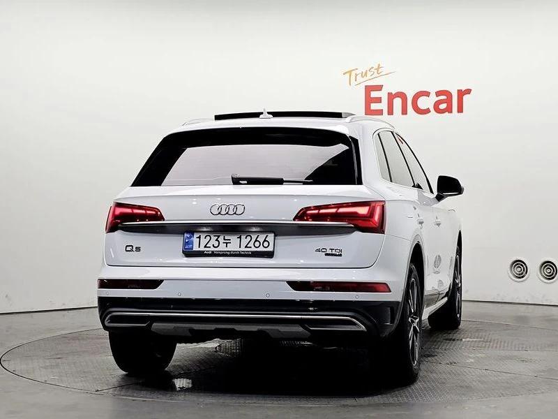 Audi Q5 40 TDI Quattro| 204к.с.| ВКЛ.ТЕХНОТЕСТ, снимка 4 - Автомобили и джипове - 55119184