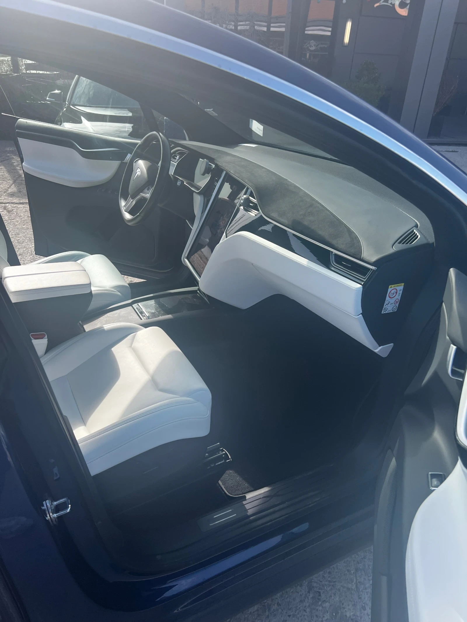 Tesla Model X  - изображение 10