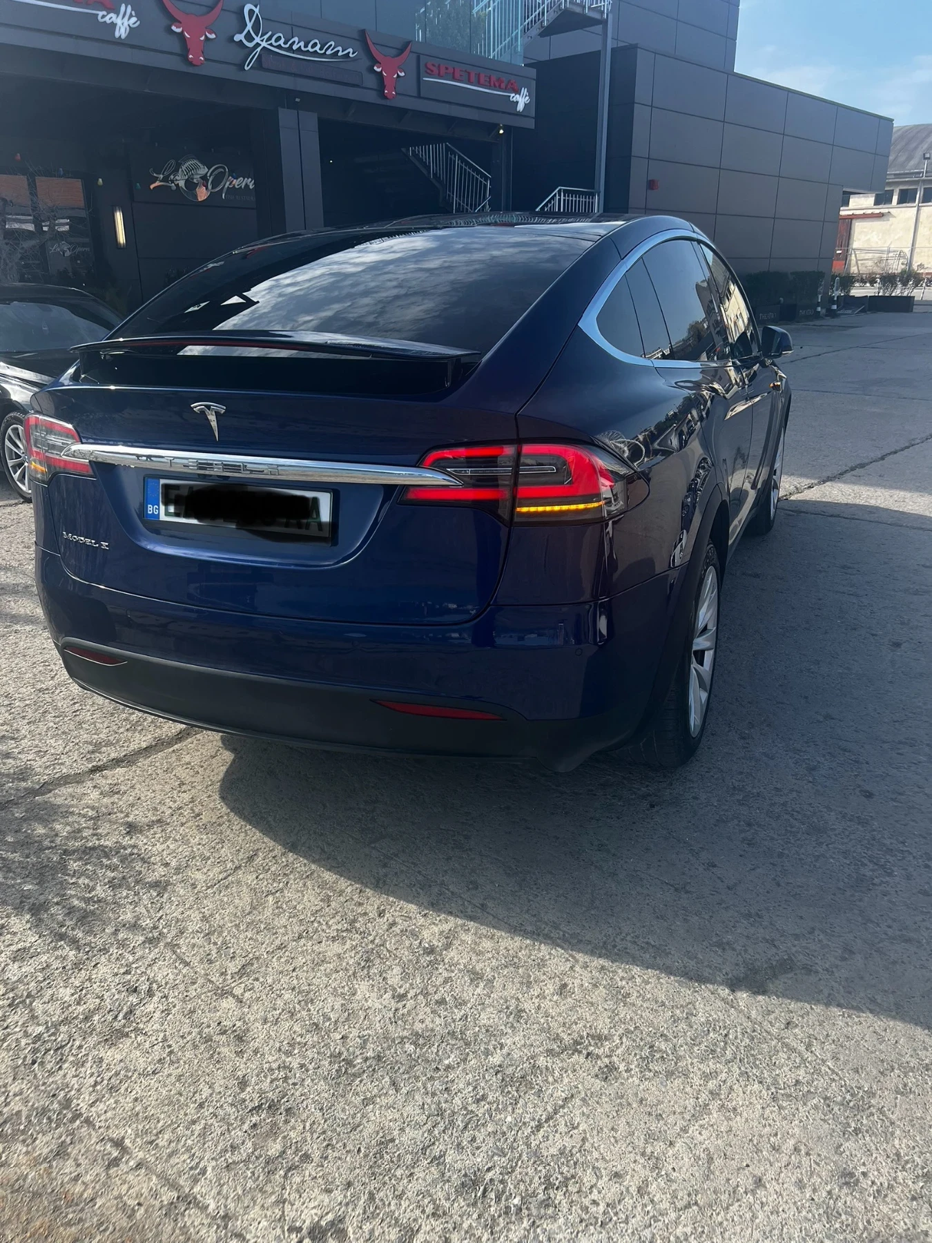 Tesla Model X  - изображение 4