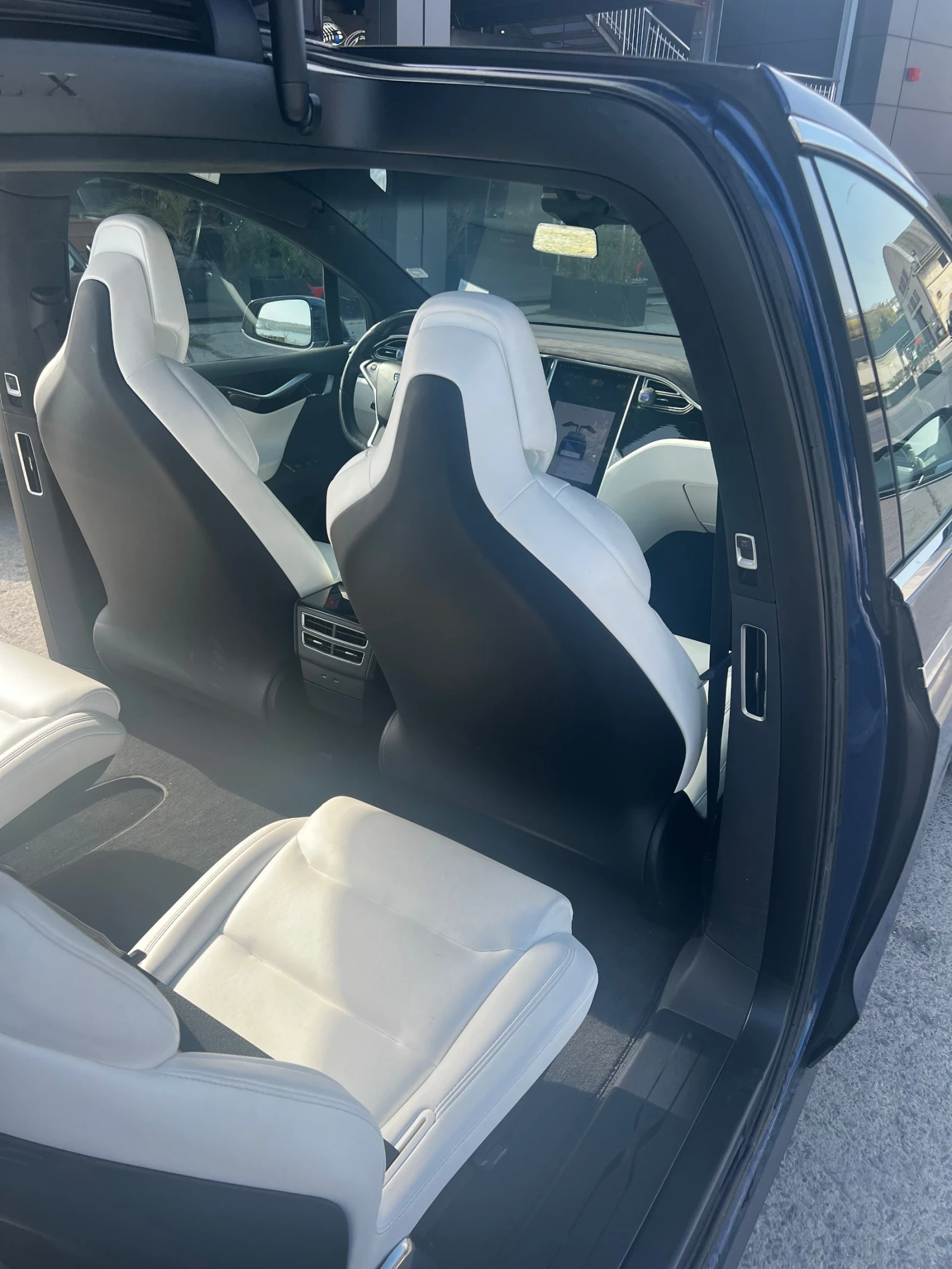 Tesla Model X  - изображение 7