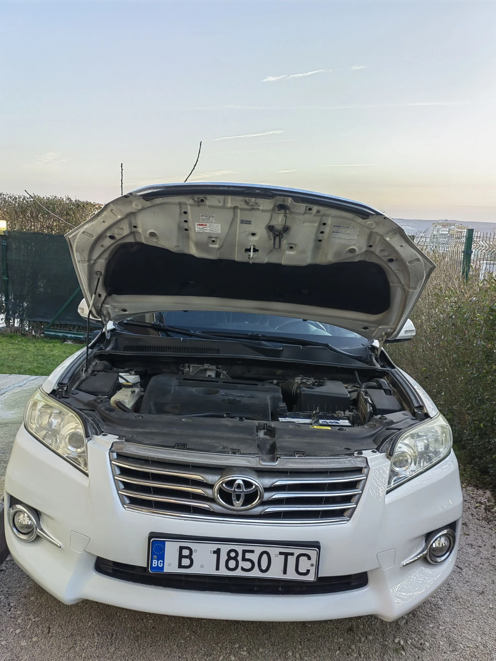 Toyota Rav4, снимка 6 - Автомобили и джипове - 53742835