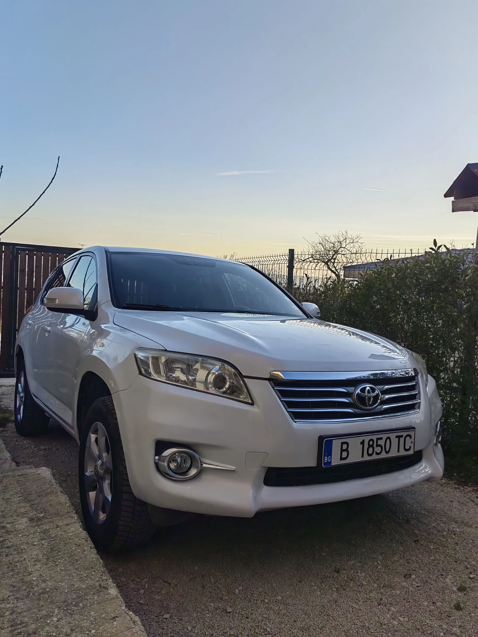 Toyota Rav4, снимка 2 - Автомобили и джипове - 53742835