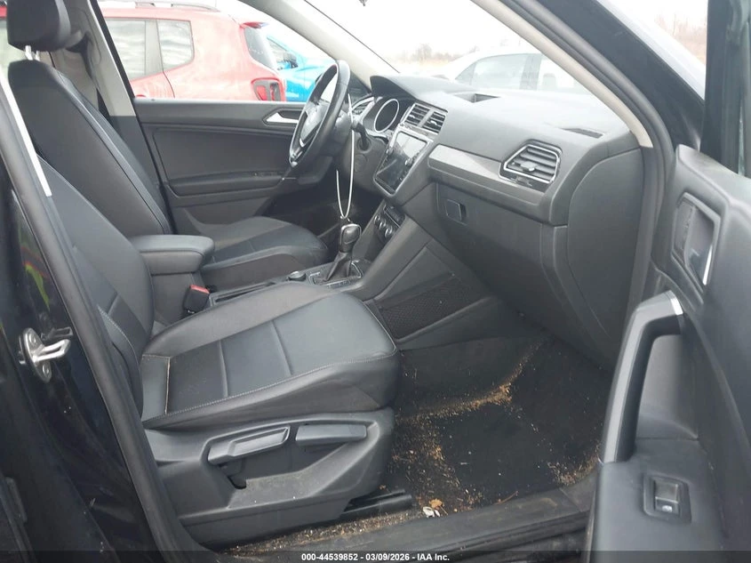 VW Tiguan 2.0l Volkswagen 2.0T Se/2.0T Se R-Line Black/2.0T , снимка 5 - Автомобили и джипове - 54121294