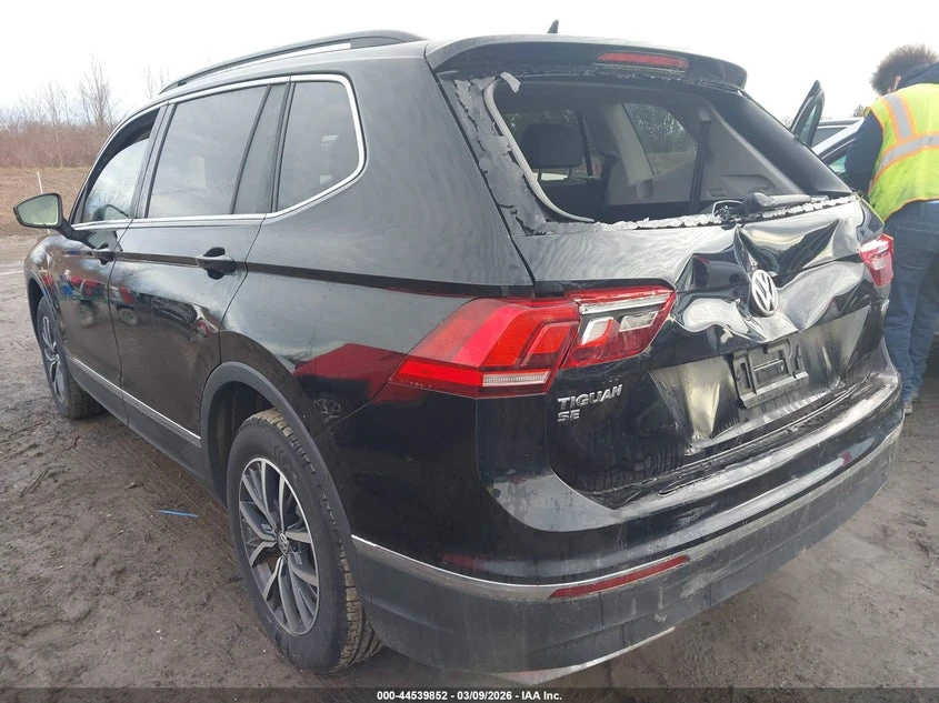 VW Tiguan 2.0l Volkswagen 2.0T Se/2.0T Se R-Line Black/2.0T , снимка 3 - Автомобили и джипове - 54121294
