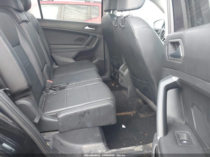 VW Tiguan 2.0l Volkswagen 2.0T Se/2.0T Se R-Line Black/2.0T , снимка 8 - Автомобили и джипове - 54121294