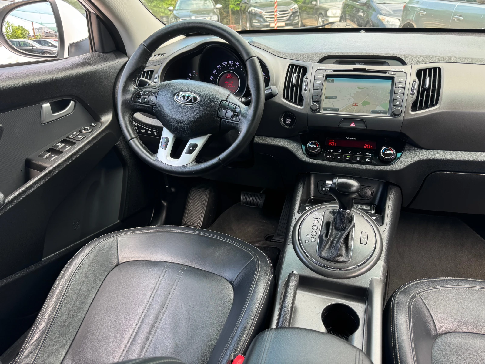Kia Sportage ФУЛ ЕКСТРИ, снимка 10 - Автомобили и джипове - 55024366