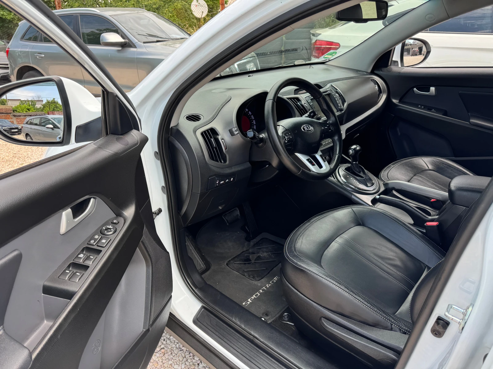 Kia Sportage ФУЛ ЕКСТРИ, снимка 8 - Автомобили и джипове - 55024366