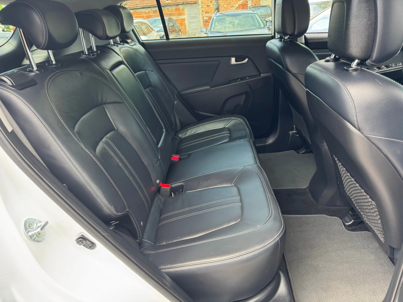 Kia Sportage ФУЛ ЕКСТРИ, снимка 16 - Автомобили и джипове - 55024366