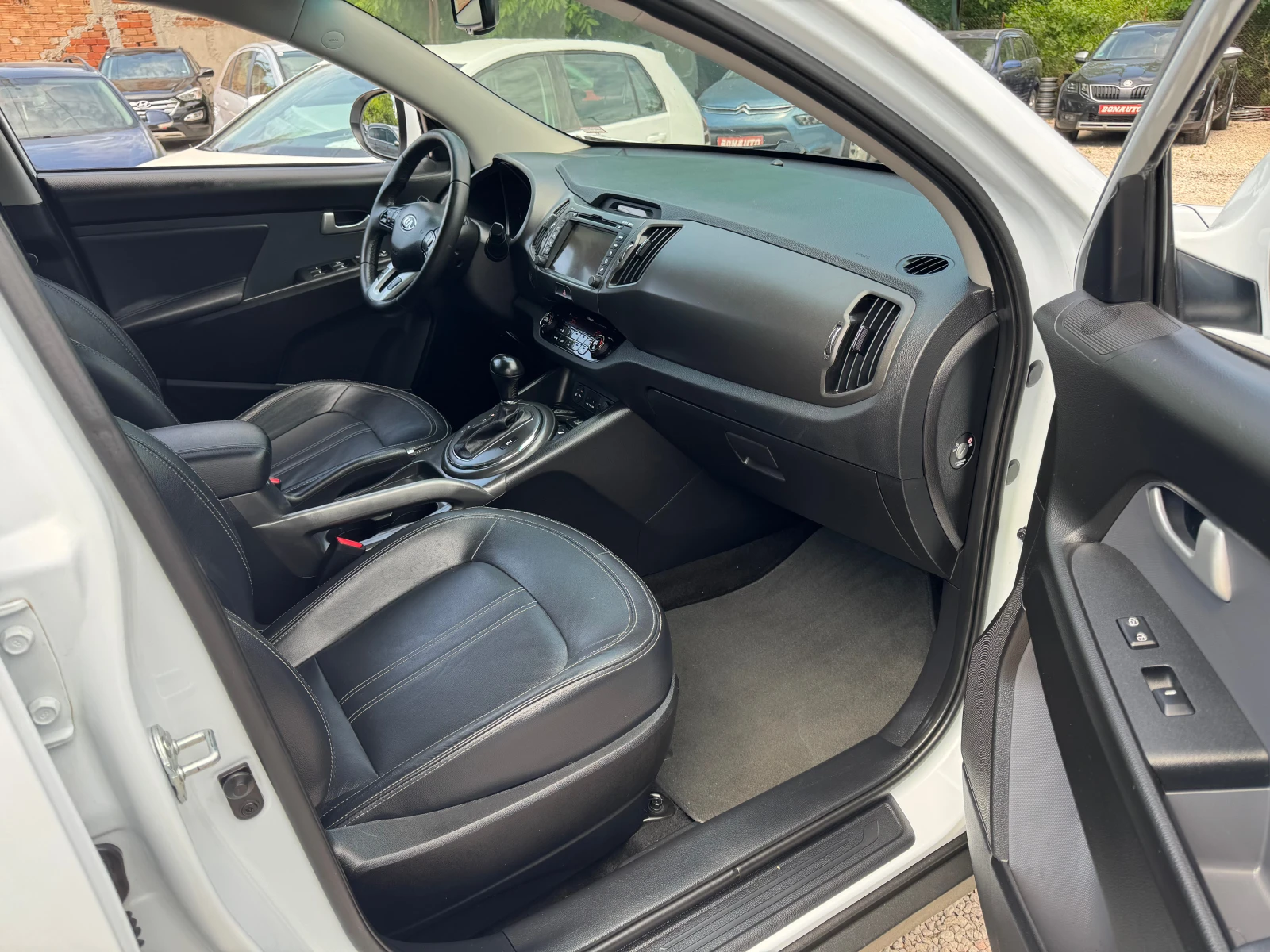 Kia Sportage ФУЛ ЕКСТРИ, снимка 17 - Автомобили и джипове - 55024366