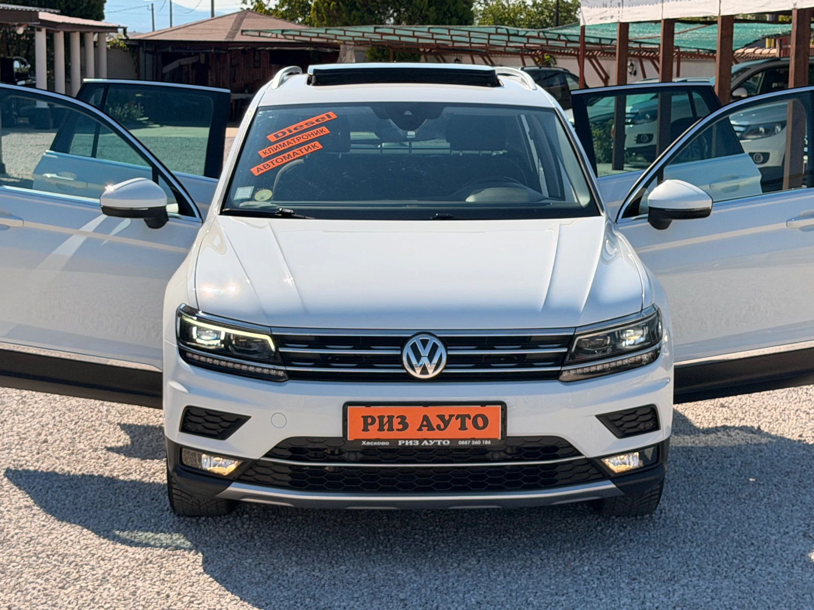 VW Tiguan 2.0TDI* AUT* NAVI* KAMERA* PARKASISTANS* PANORAMA, снимка 2 - Автомобили и джипове - 55616443