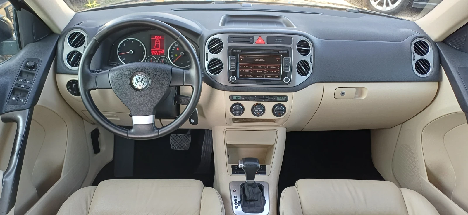 VW Tiguan 2.0 АВТОМАТИК 4?4, снимка 10 - Автомобили и джипове - 55792837