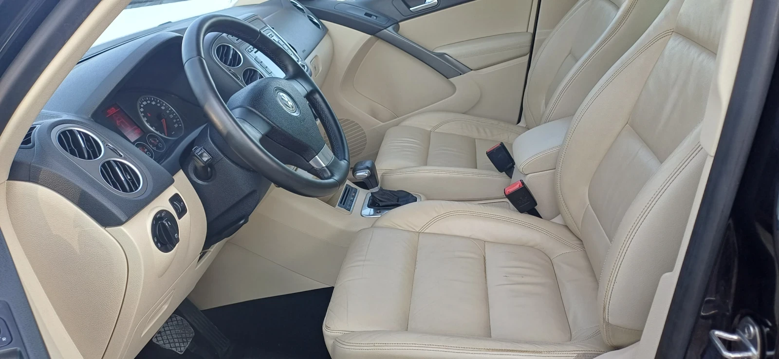 VW Tiguan 2.0 АВТОМАТИК 4?4, снимка 8 - Автомобили и джипове - 55792837