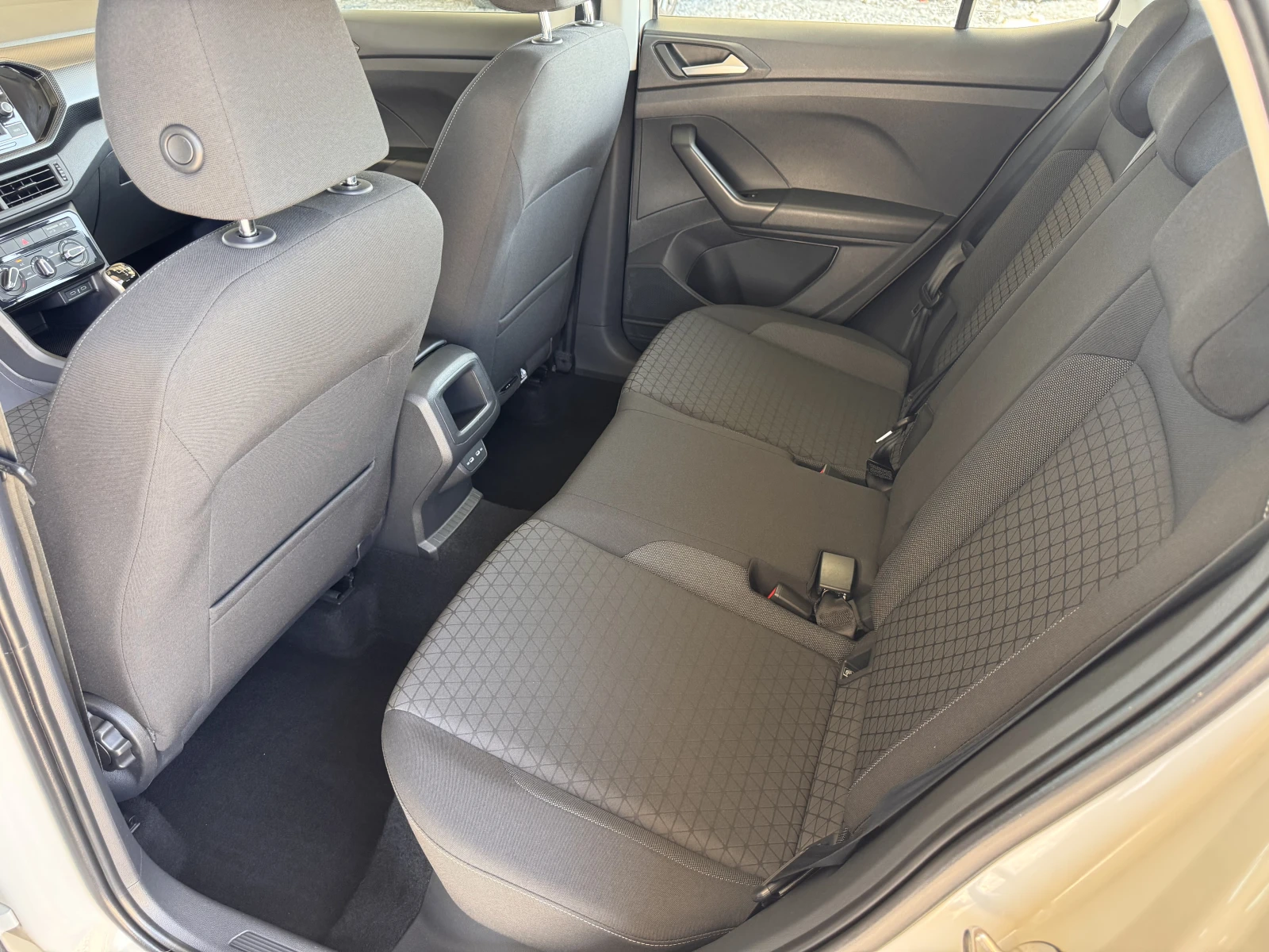 VW T-Cross LIFE+ /1.0TSI/110K.C./6MT, снимка 10 - Автомобили и джипове - 55805390