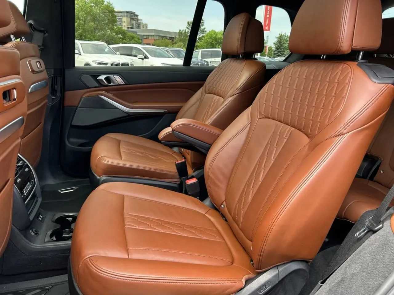 BMW X7 PREMIUM EXELLENCE PACK * ВСИЧКИ ЕКСТРИ ЗА МОДЕЛА* , снимка 15 - Автомобили и джипове - 55941201