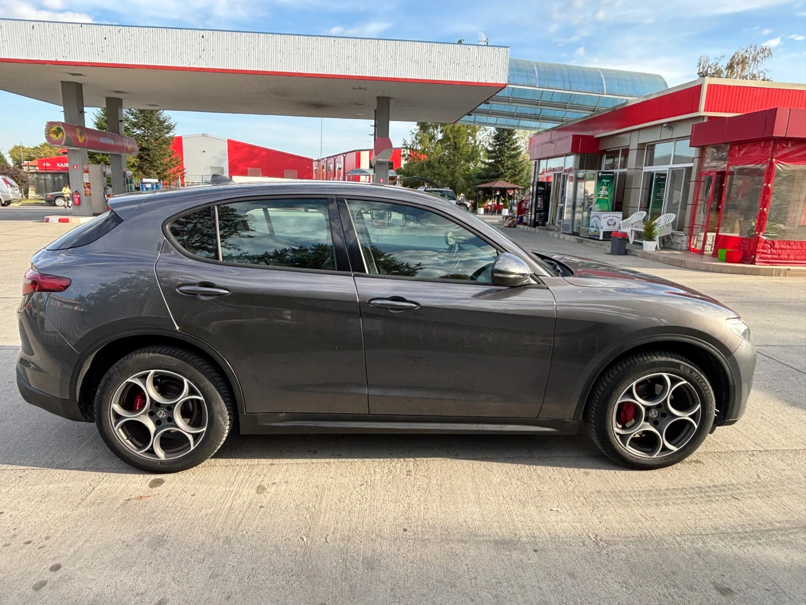 Alfa Romeo Stelvio, снимка 4 - Автомобили и джипове - 56433235