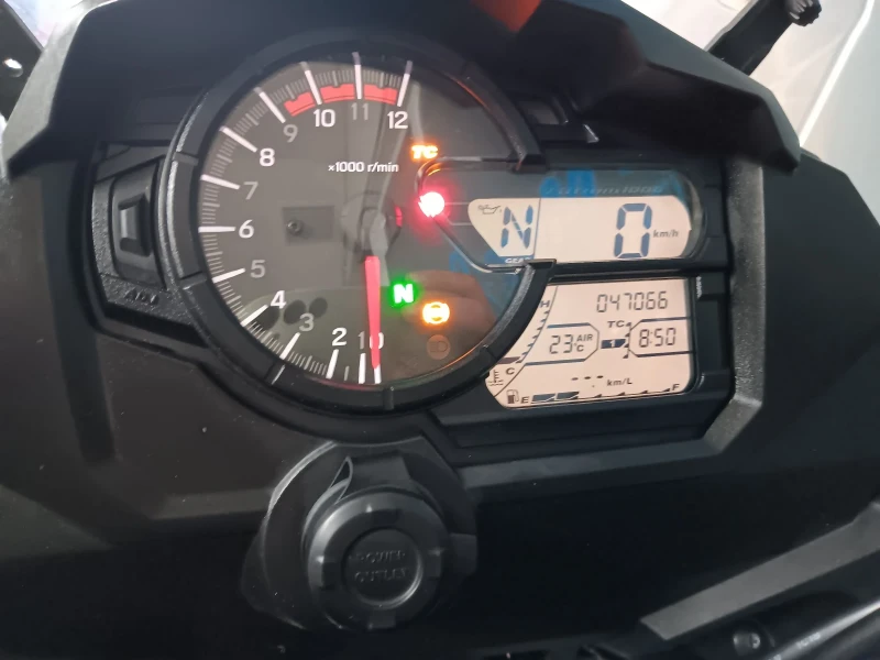 Suzuki V-strom DL1050XT ABS TC, снимка 16 - Мотоциклети и мототехника - 49994018