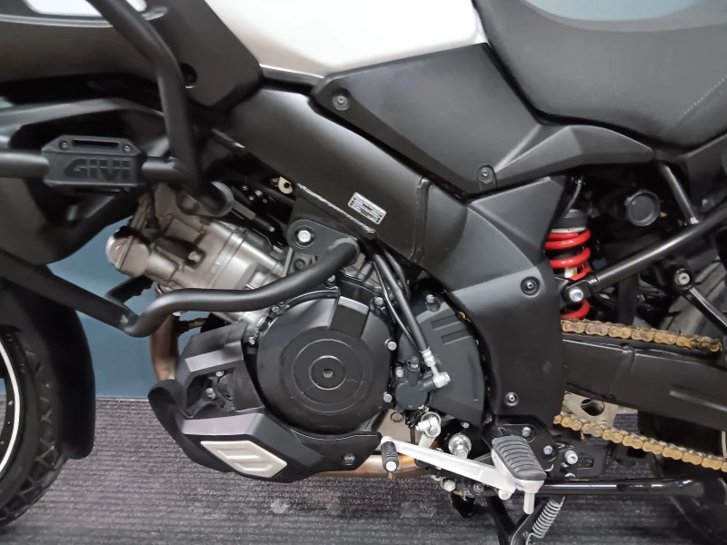 Suzuki V-strom DL1050XT ABS TC, снимка 11 - Мотоциклети и мототехника - 49994018
