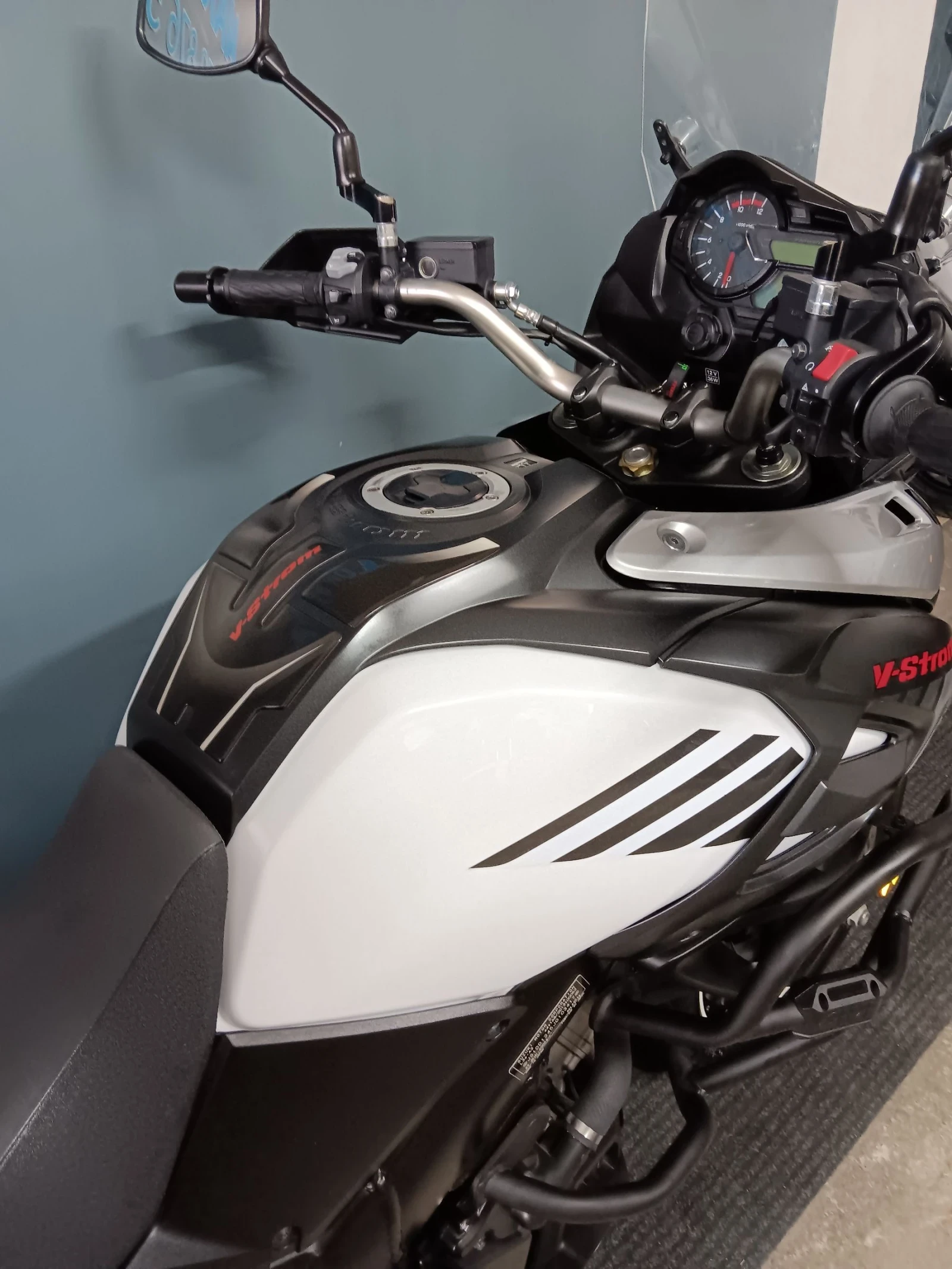 Suzuki V-strom 1050i XT ABS TC - изображение 5