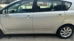 Toyota Corolla verso, снимка 8