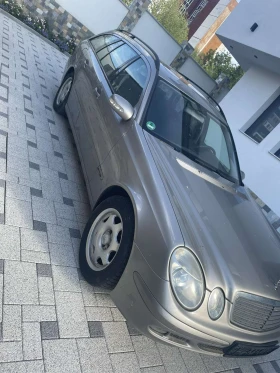 Mercedes-Benz E 220, снимка 3
