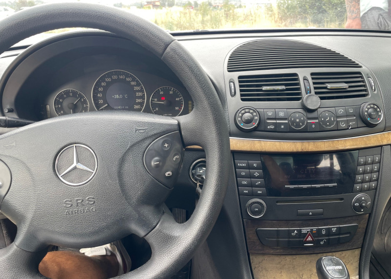 Mercedes-Benz E 220 CDI, снимка 11 - Автомобили и джипове - 46447433