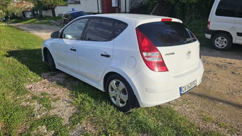 Hyundai I30 1.4i, снимка 5 - Автомобили и джипове - 46969734