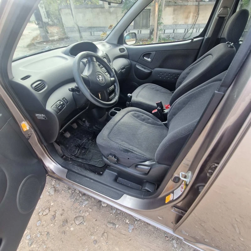 Toyota Yaris verso, снимка 11 - Автомобили и джипове - 47551344