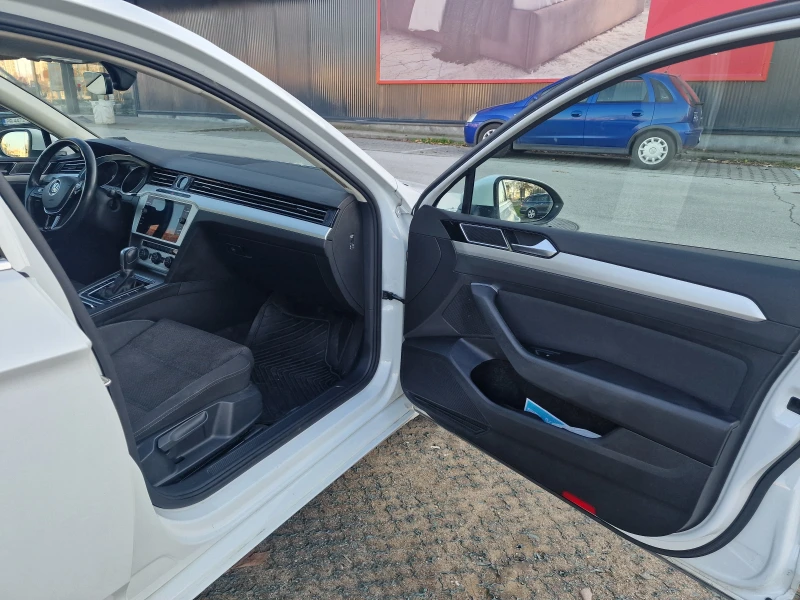 VW Passat, снимка 12 - Автомобили и джипове - 48417868