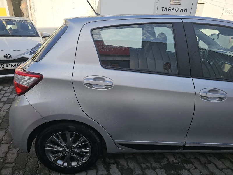 Toyota Yaris Спешно.Търся бърза продажба., снимка 13 - Автомобили и джипове - 48522247