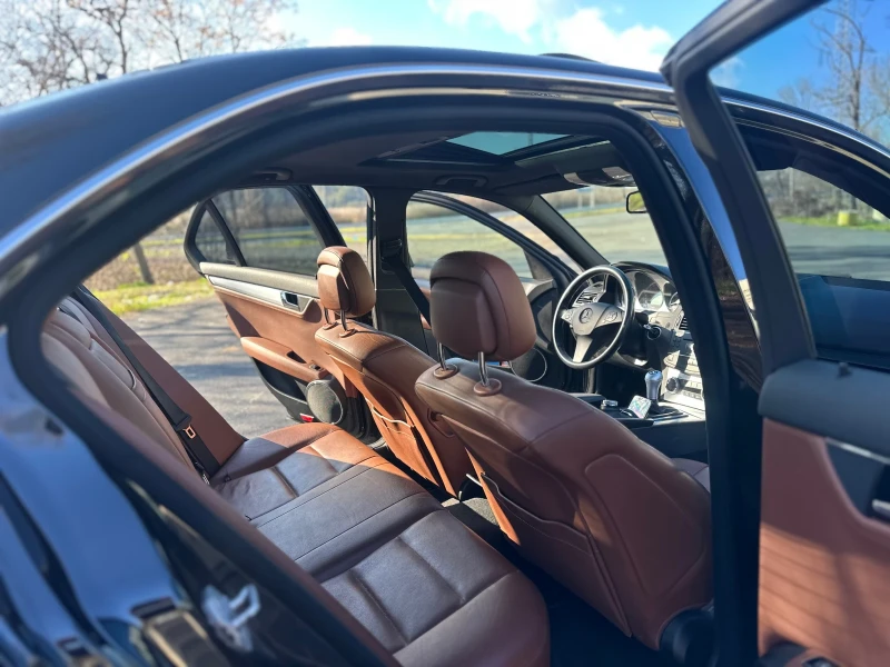 Mercedes-Benz C 350 AMG , снимка 7 - Автомобили и джипове - 52912414