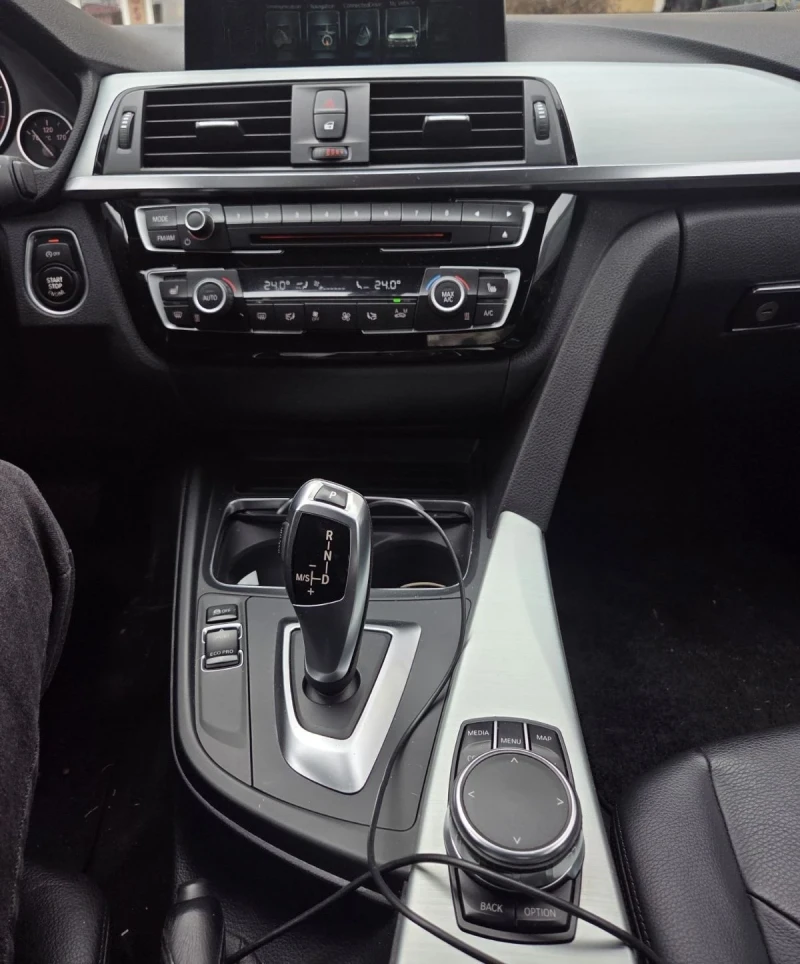 BMW 330 Xi , снимка 9 - Автомобили и джипове - 53202390