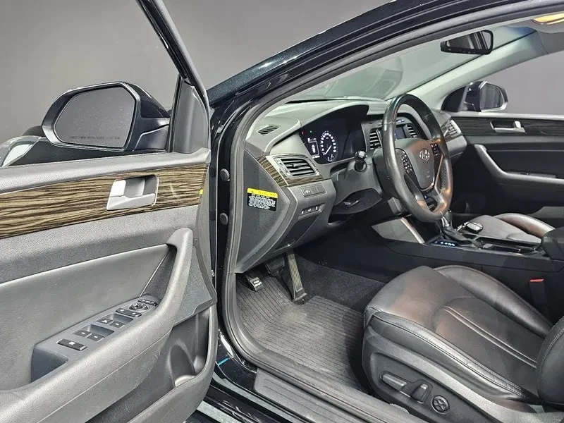 Hyundai Sonata 2.0 Smart, снимка 11 - Автомобили и джипове - 55176615