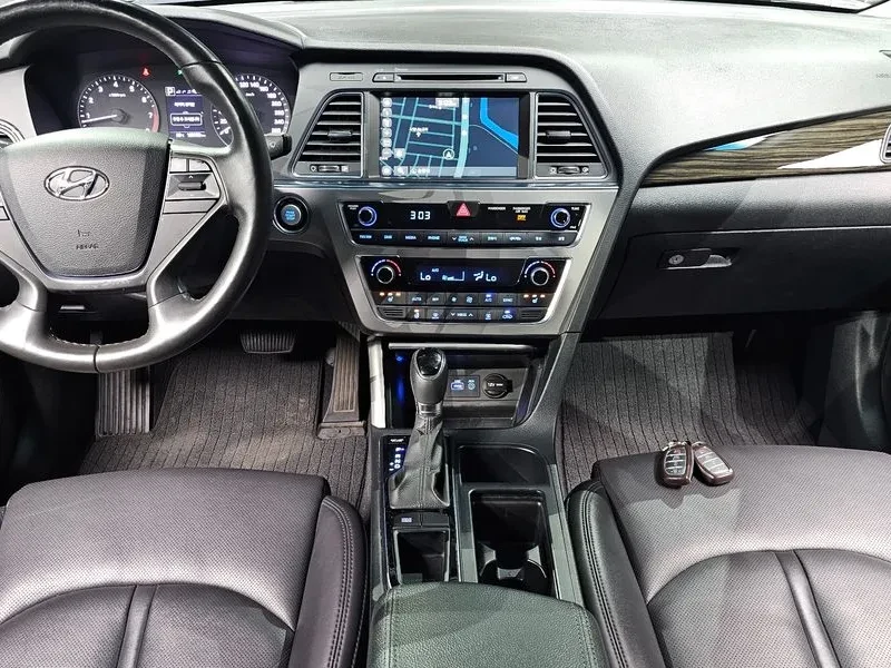 Hyundai Sonata 2.0 Smart, снимка 7 - Автомобили и джипове - 55176615