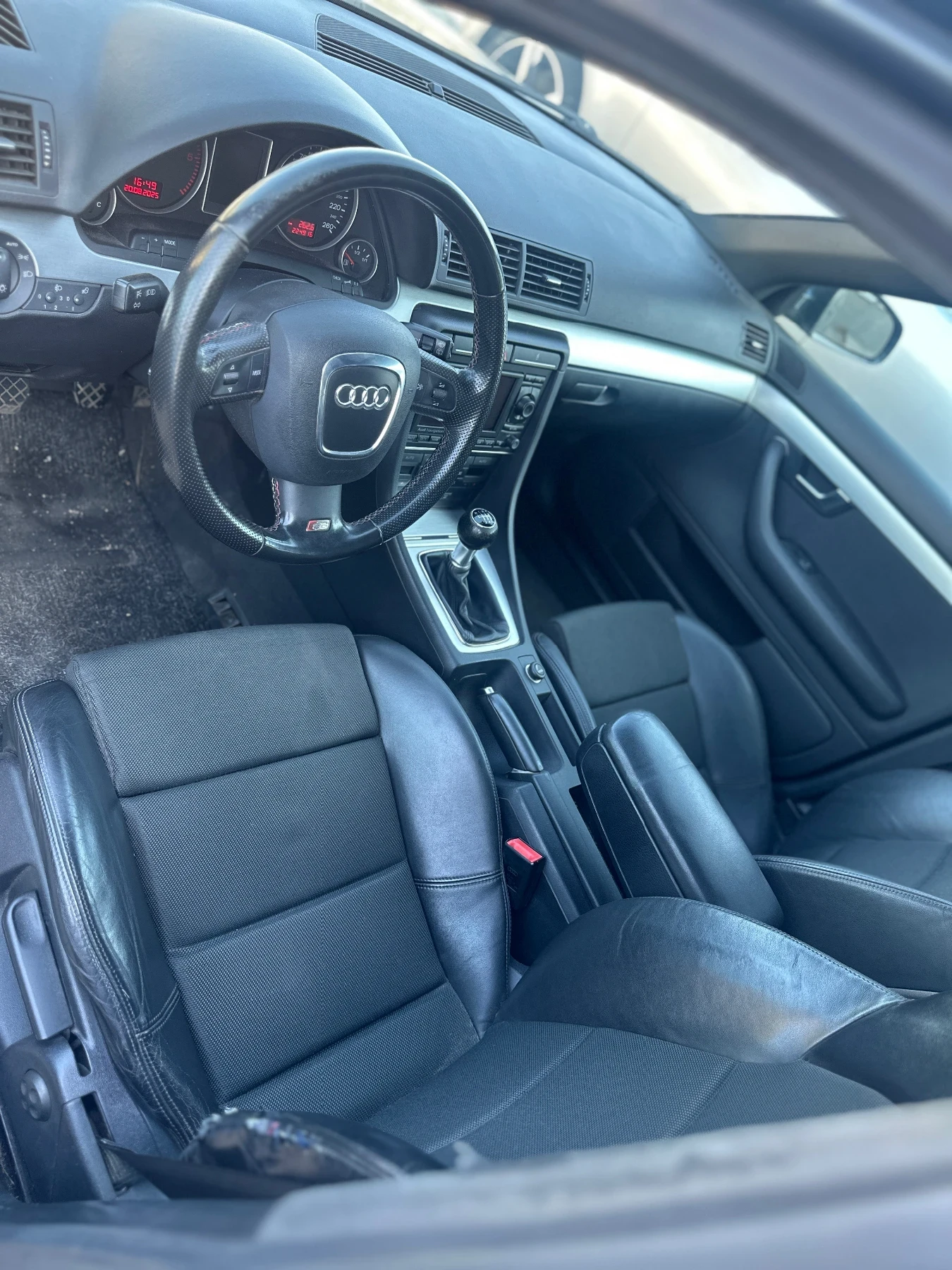 Audi A4 2.0 TDI S-line 6-скорости - изображение 5
