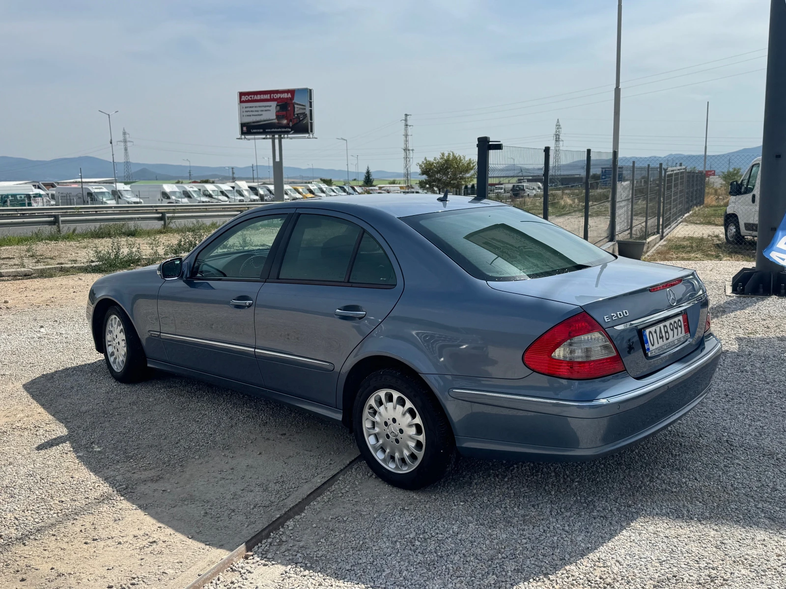 Mercedes-Benz E 220  - изображение 2